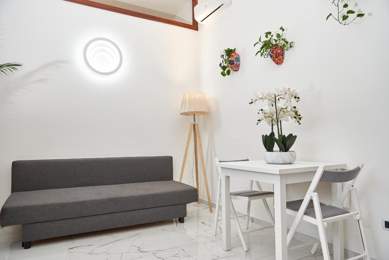 Via Matteotti Apartment Nel Centro Storico A Lecce Luaran gambar